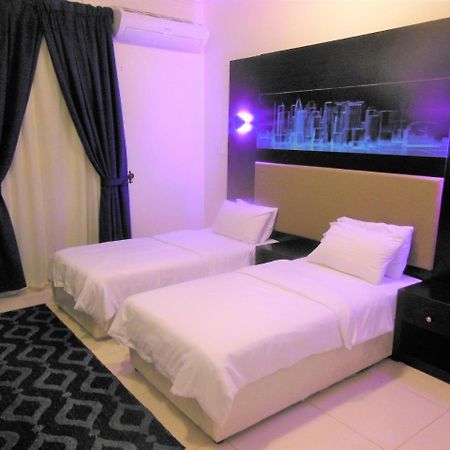 Holiday Furnished Units Даммам Екстер'єр фото